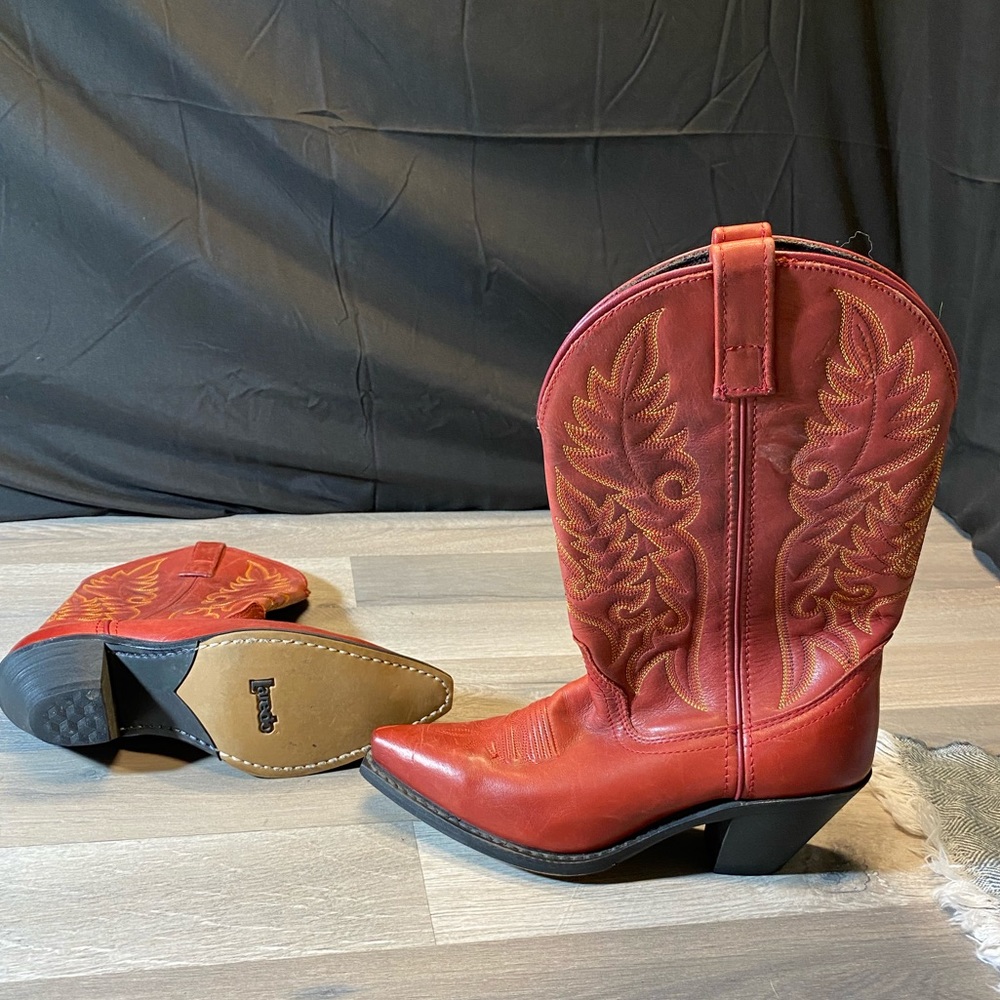 NWOT Laredo Boots size 7